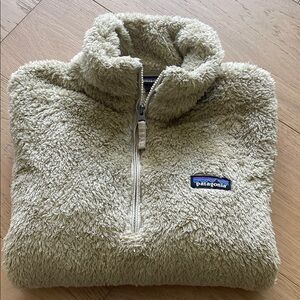 Patagonia Women’s Sherpa Fleece Jacket - Beige